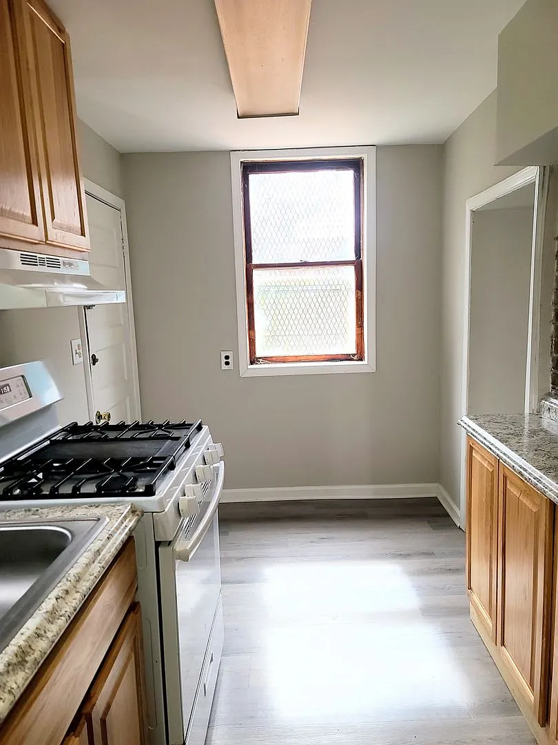 2844 St. Paul St. — Photo 3