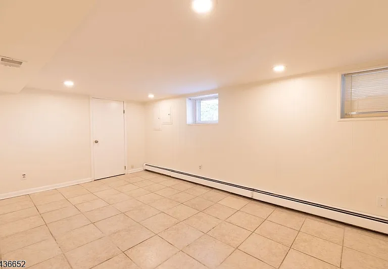 210 Globe Ave — Photo 28