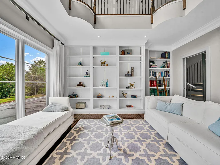 2 Hop Brook Ln — Photo 33