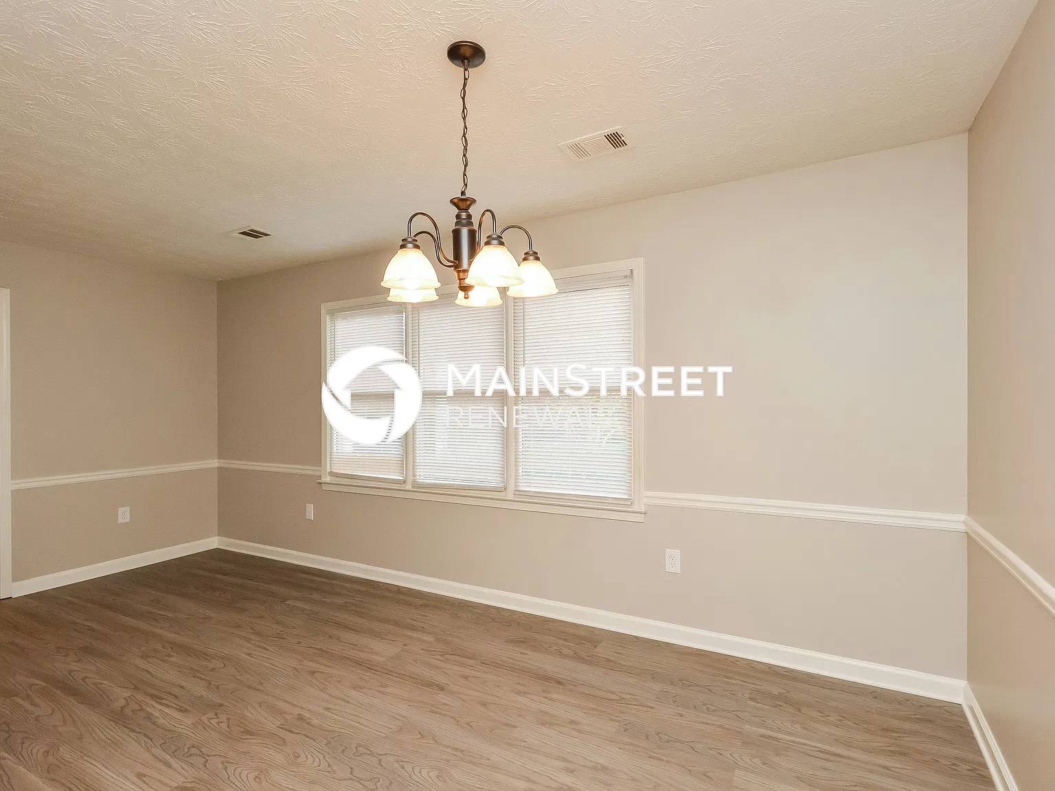 185 Laurel Way — Photo 4
