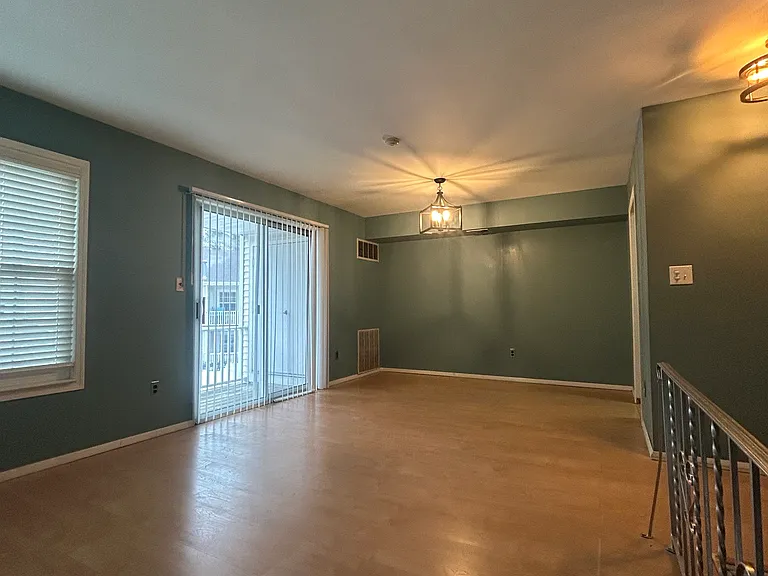Fairview Cir — Photo 1