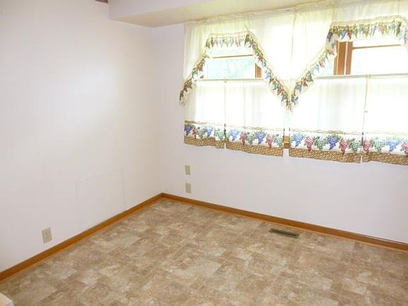 5th image of 1113 Skyline Dr