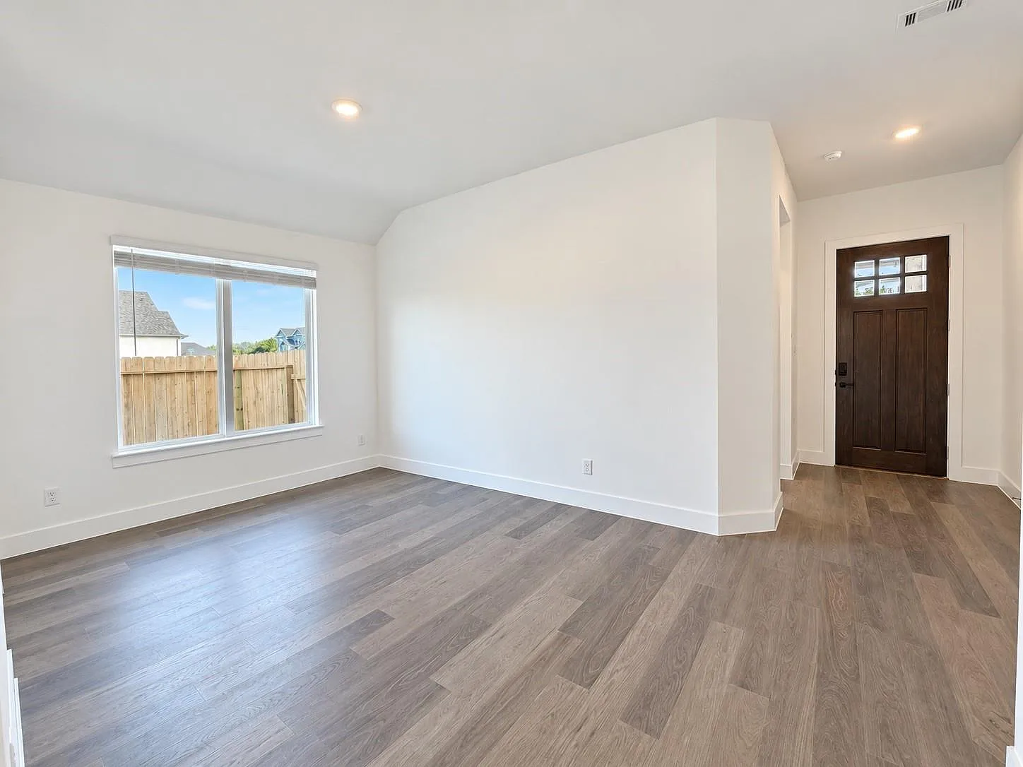 4 bed, 3.0 bath, 2445 sqft, $3,000 — Photo 2