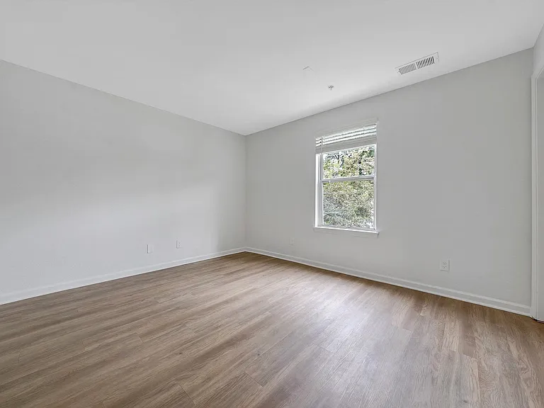 The Vinings Apartments — Photo 12