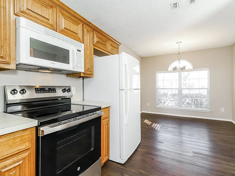 4553 Wheatland Dr — Photo 8