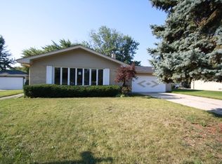 623 E Weathersfield Way, Schaumburg, IL 60193