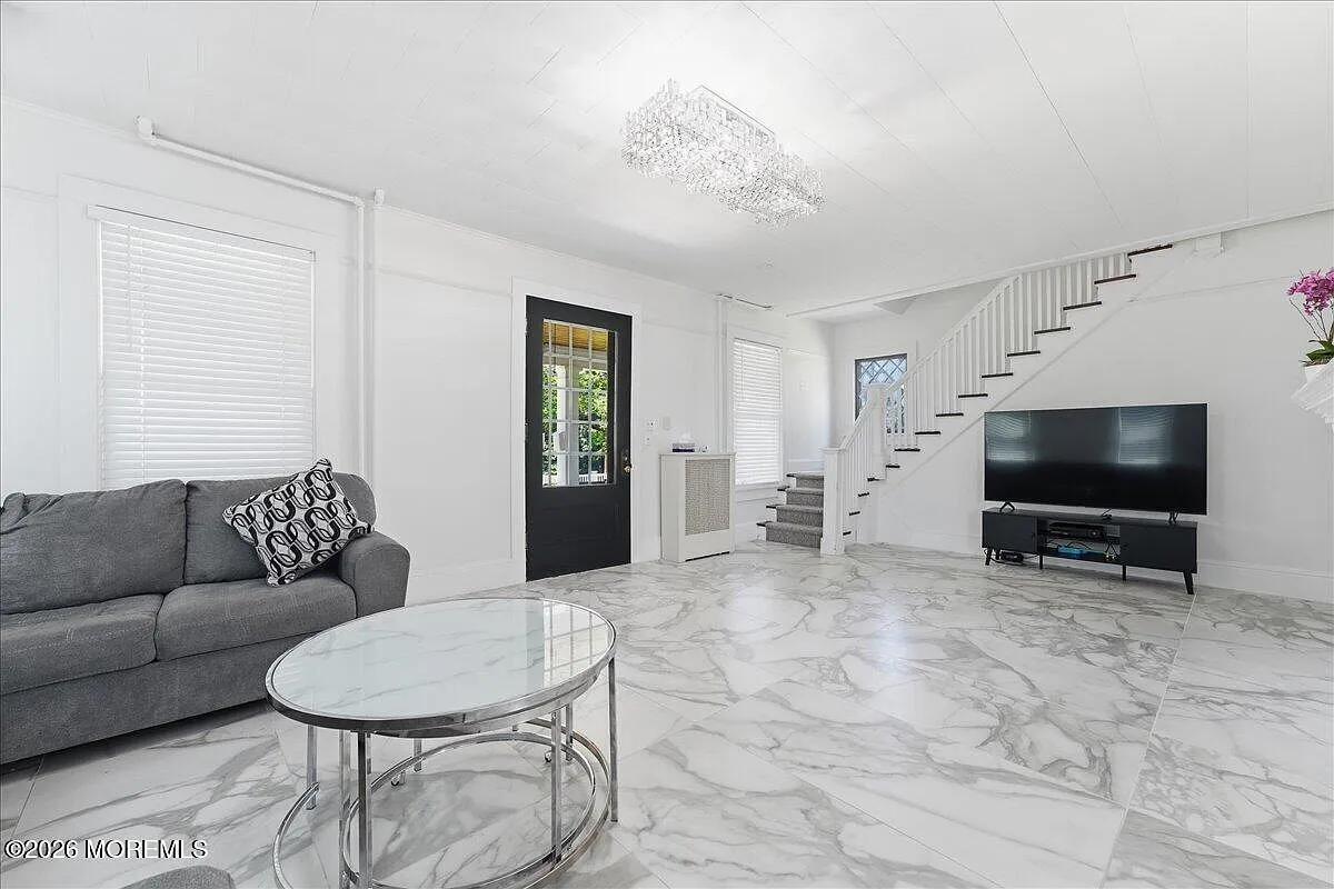 3 bed, 3.0 bath, 1918 sqft, $45,000 — Photo 1