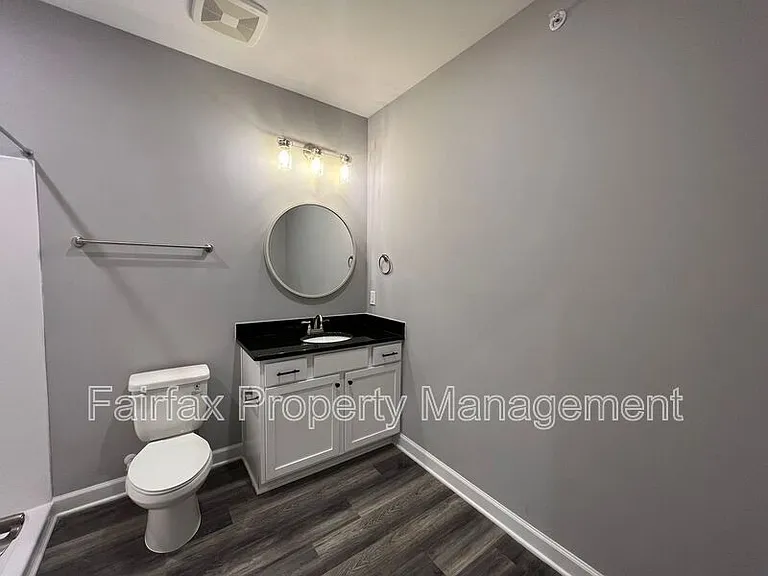 518 Boone St #103 — Photo 11