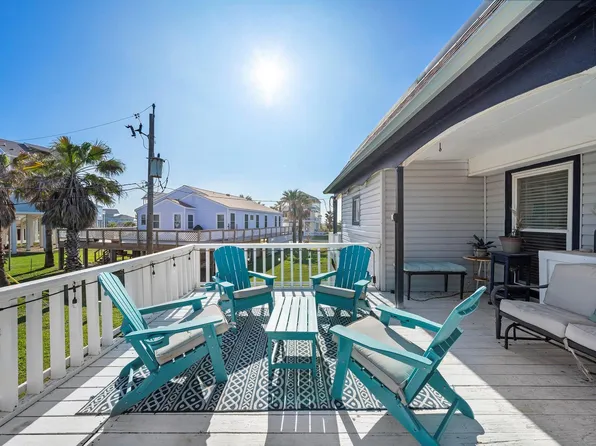 305 Ocean Blvd, Freeport, TX 77541