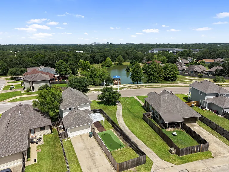 2023 Autumn Lake Dr — Photo 31