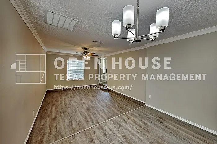 1301 Wren Dr — Photo 6