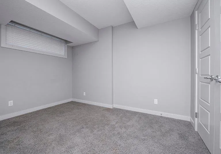 226 Redstone Dr NE — Photo 31