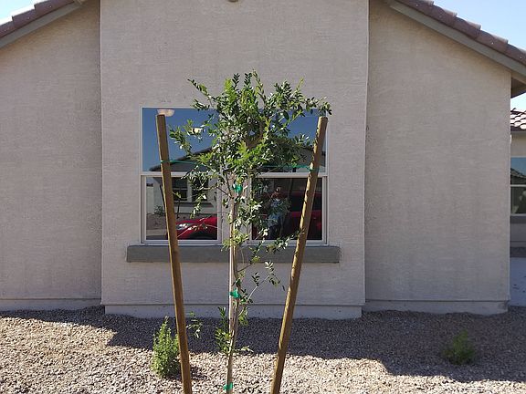 2nd image of 829 S Parker Pl