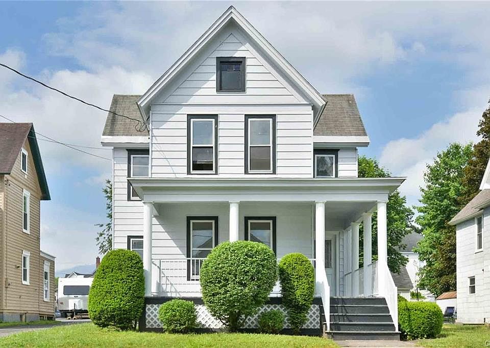 1st image of 304 1st Ave