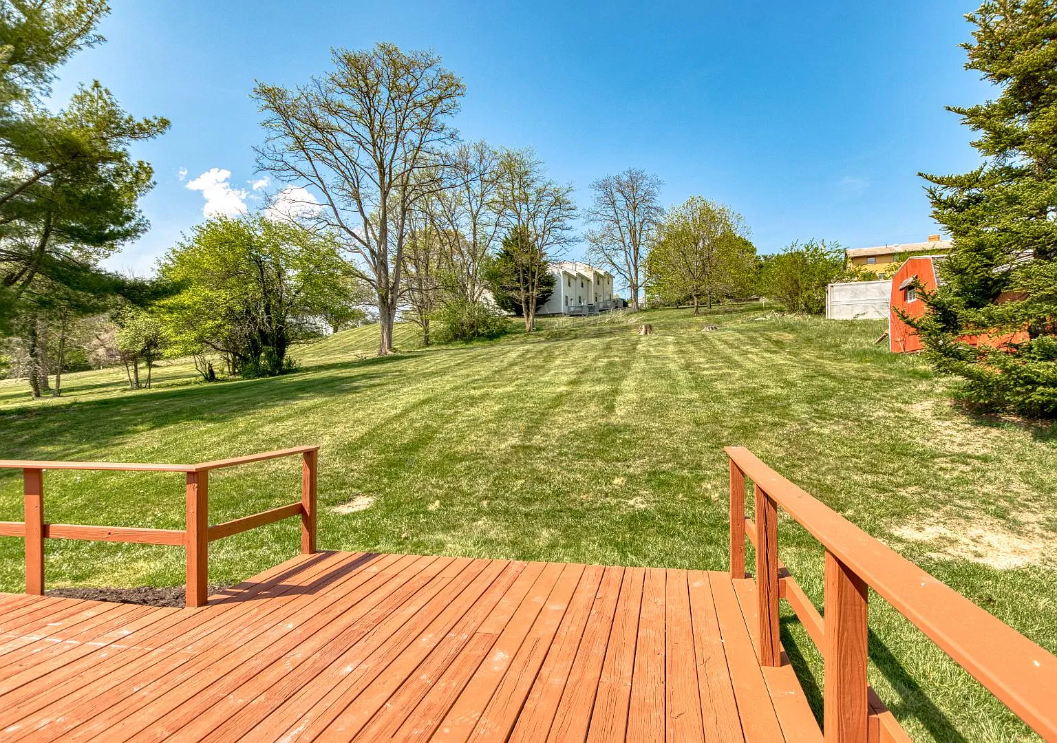 690 North Drive — Photo 4
