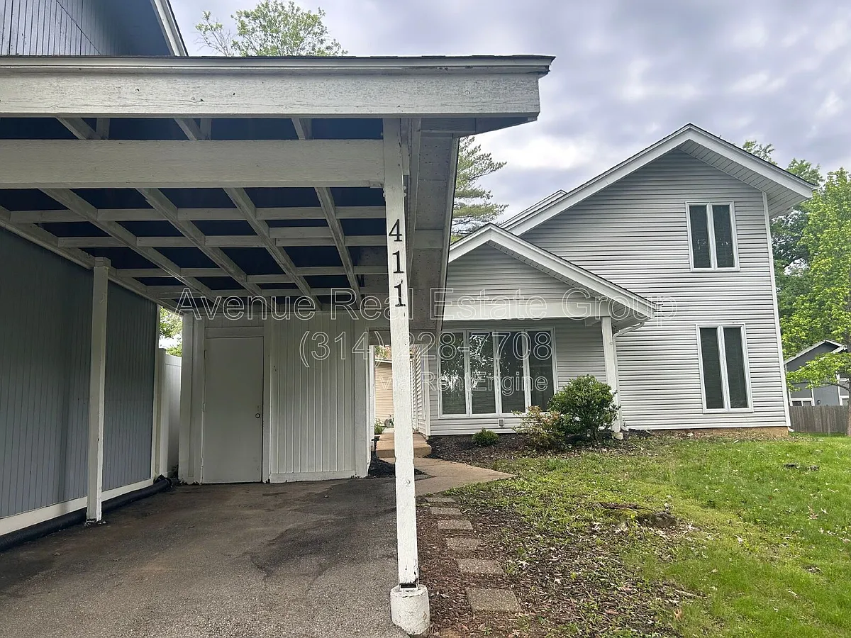 Building Photo - 411 Down Hill Dr
