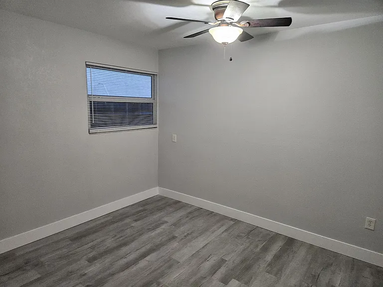 6420 N Dixie Hwy — Photo 7