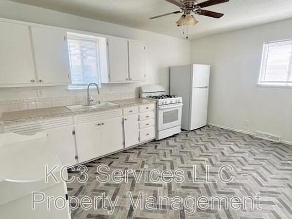 5th image of 5025 N Bellaire Ave