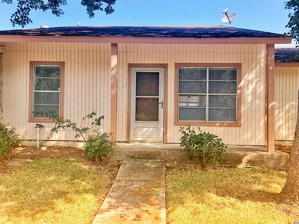 1st image of 1051 COUNTRY CLUB DR #18