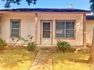 1051 COUNTRY CLUB DR #18, Seguin, TX 78155