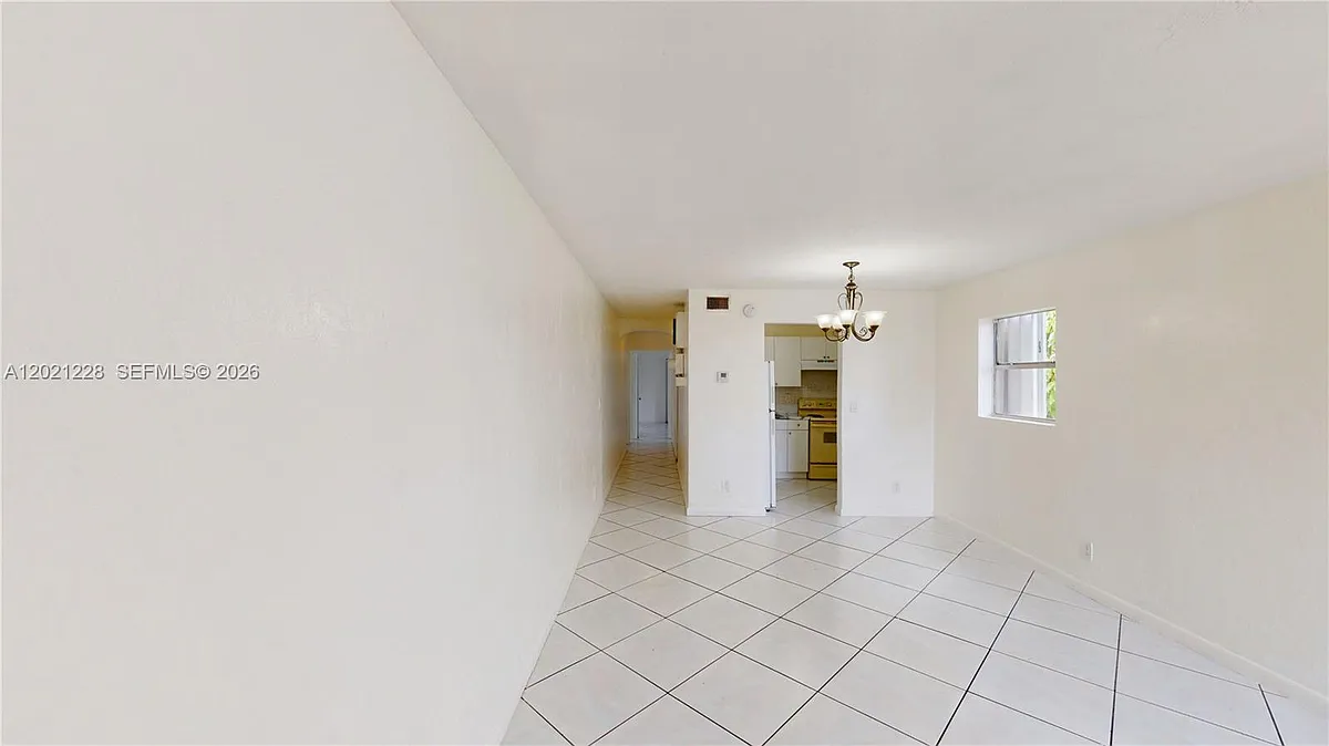 Building Photo - 6842 SW 15th St #6842