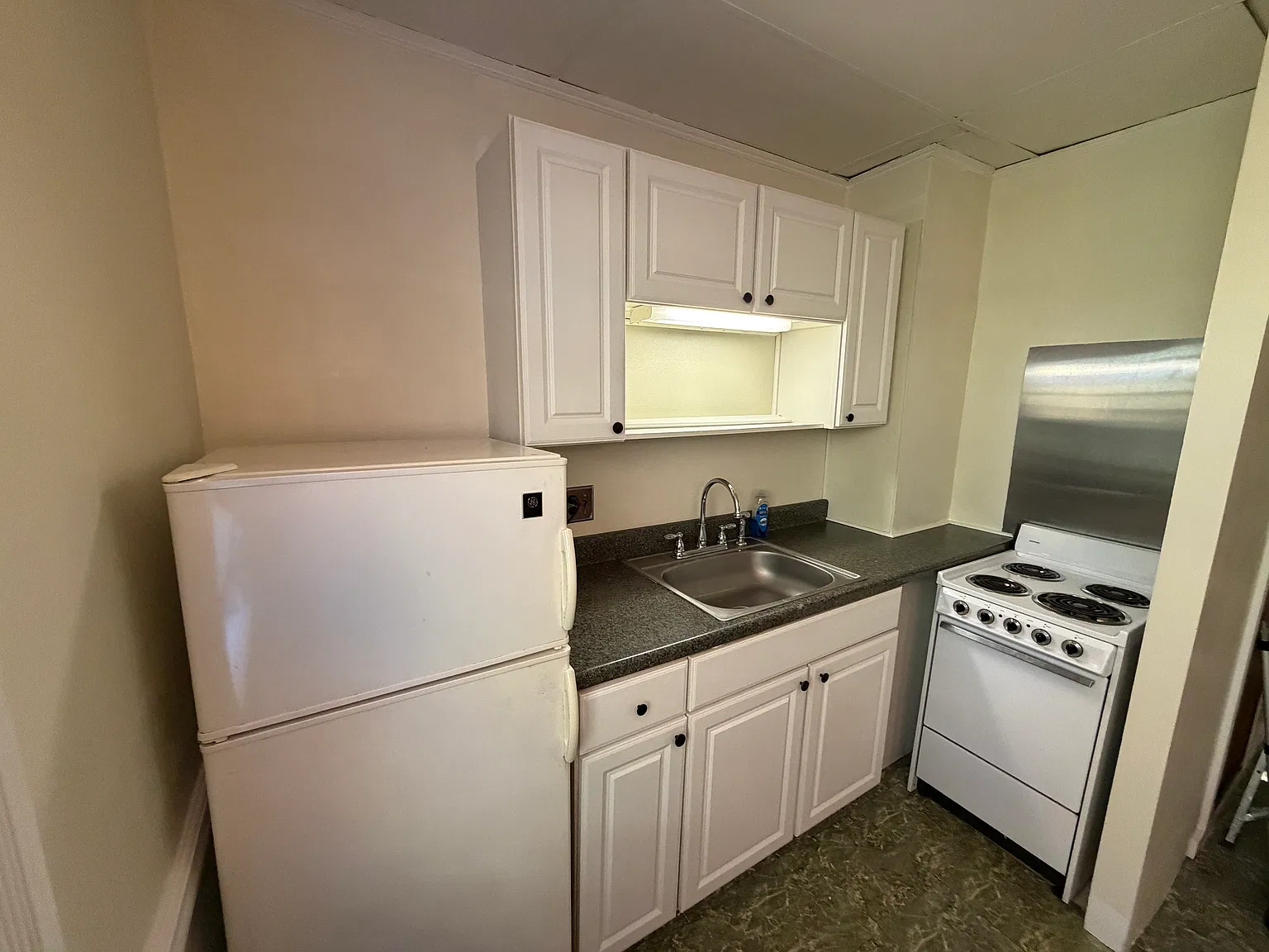 Studio, 500 sqft, $1,650 — Photo 2