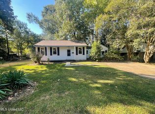 623 Robinhood Rd, Jackson, MS 39206
