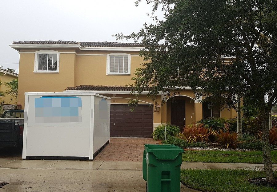 1st image of 925 NW 206th Ter