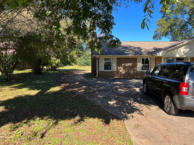 3751 Robinson Dr — Photo 9