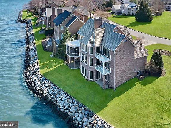 2nd image of 610 S River Landing Rd