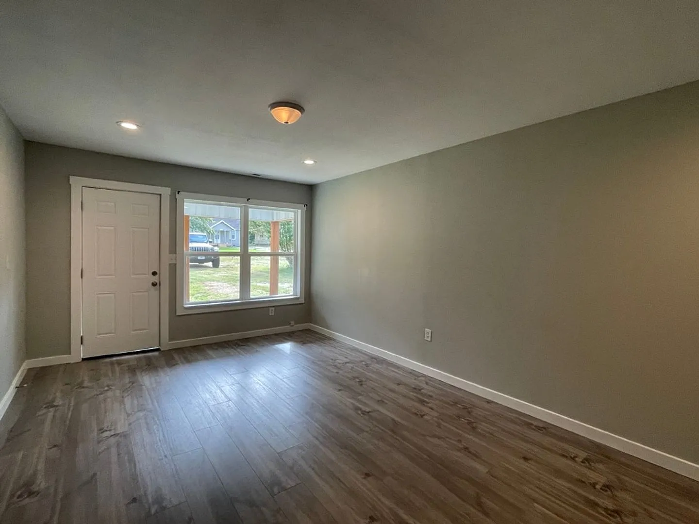 Beautiful 3 bedroom home available! — Photo 2