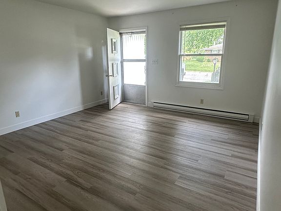 2nd image of 3040 Wedgewood Dr Unit A