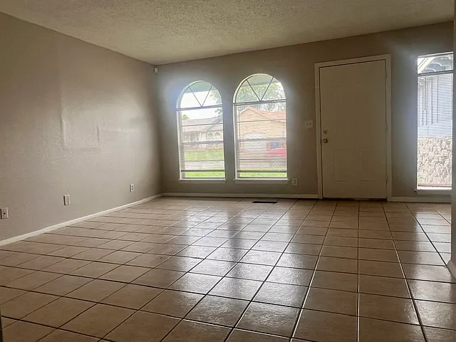 6321 S Owasso Pl — Photo 3