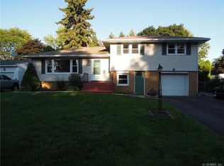 208 Brower Rd, Rochester, NY 14622