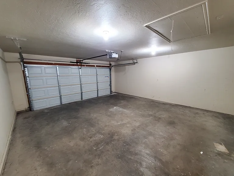 205 NE Angus St — Photo 18