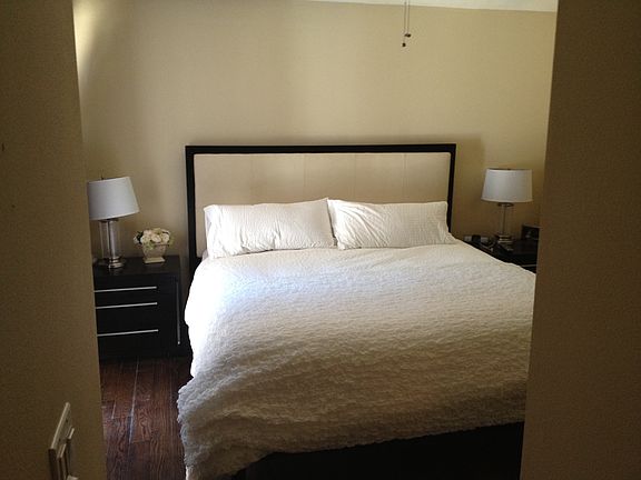 4th image of 16 Stratford Hall Cir