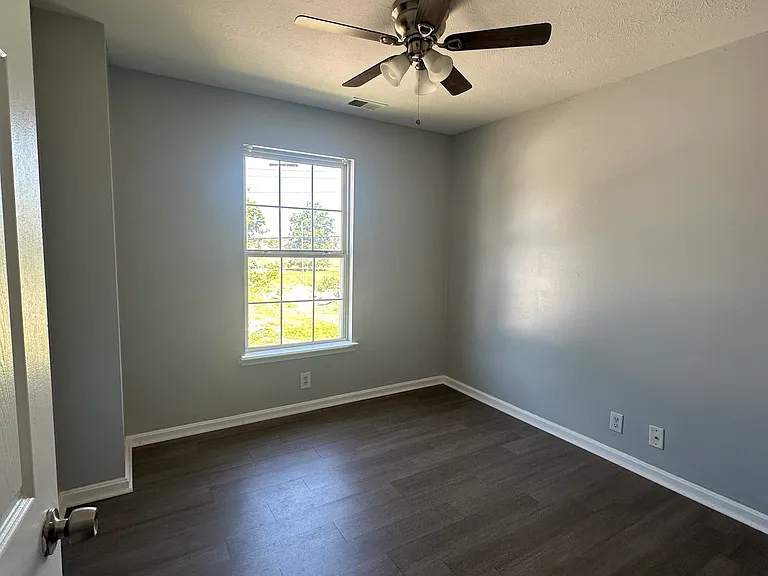 825 Humler St — Photo 7