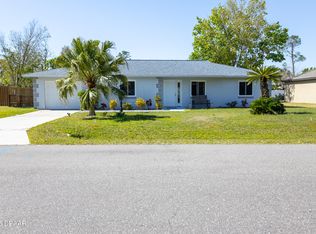 18 White Feather Ln, Palm Coast, FL 32164