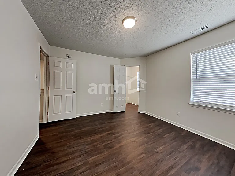 10890 Clear Spring Dr — Photo 16