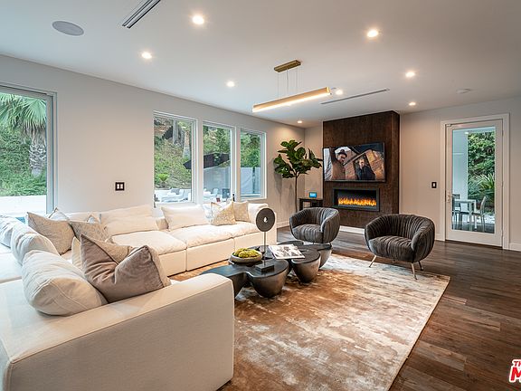 2nd image of 4613 Conchita Way