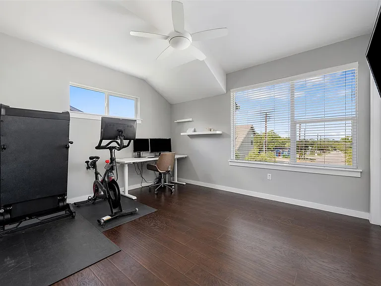 301 W Stassney Ln #12 — Photo 23