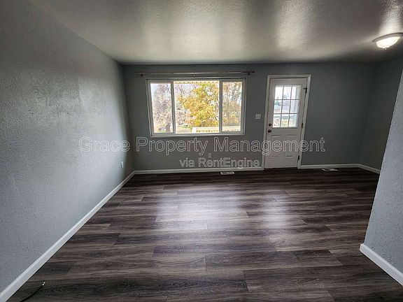3rd image of 774 W Cleveland Cir