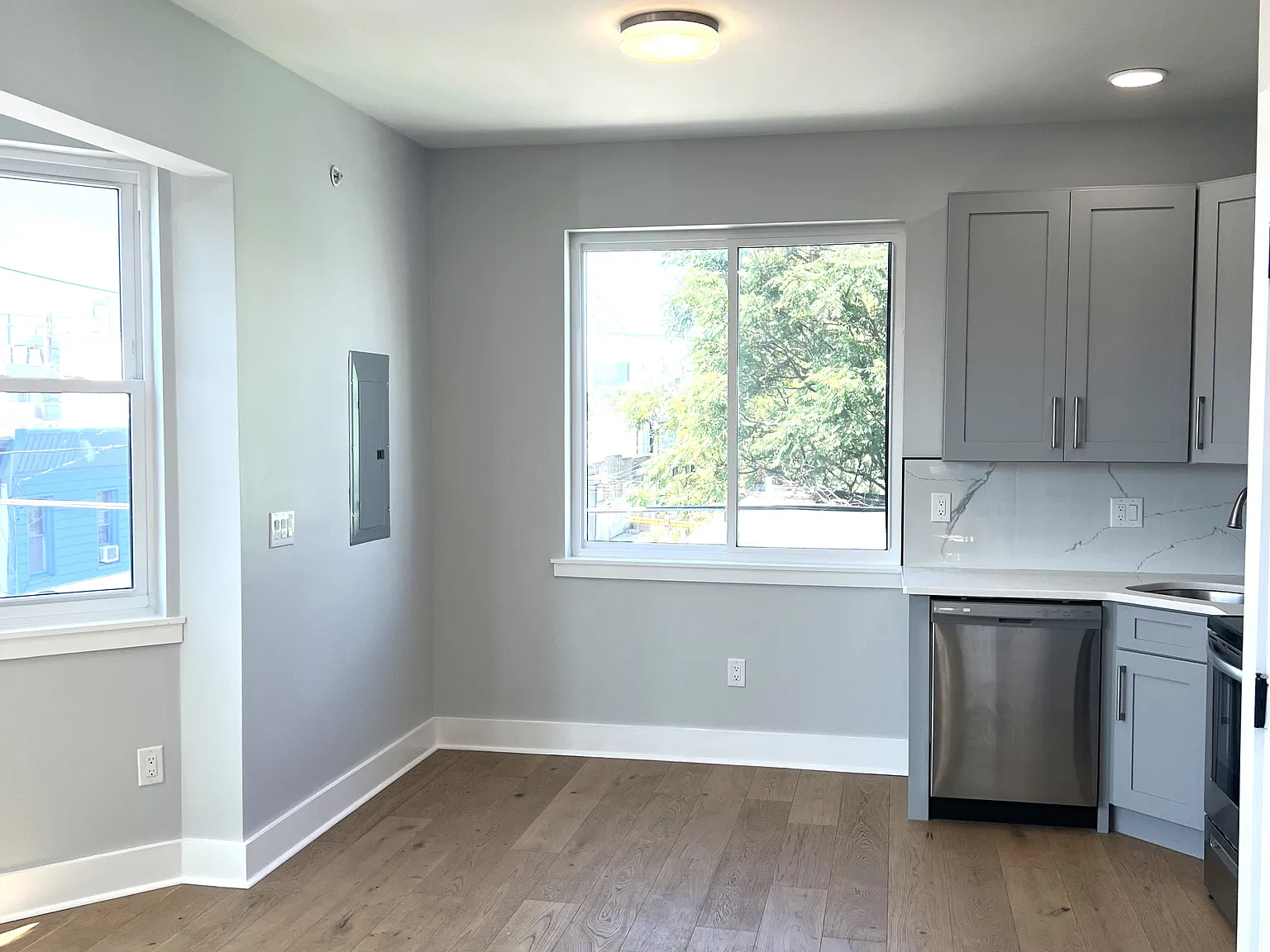 2356 Gerritt St — Photo 2