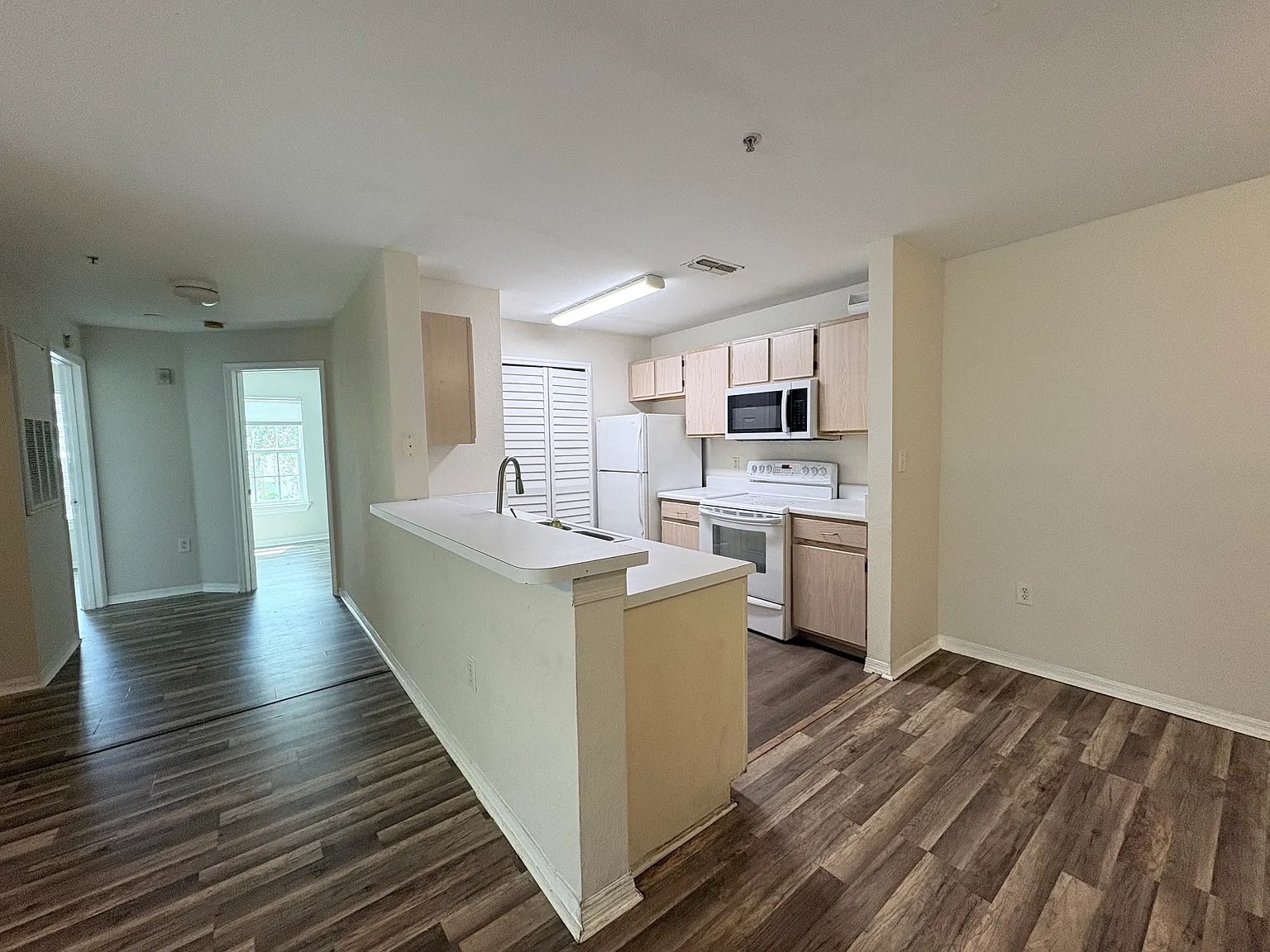 3 bed, 1318 sqft, $1,795 — Photo 4