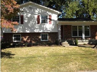 2925 White Plains Rd, Louisville, KY 40218