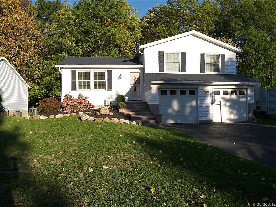 1st image of 306 Applewood Ln