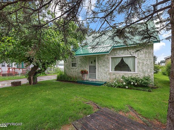 2nd image of 549 E Arctic Ave