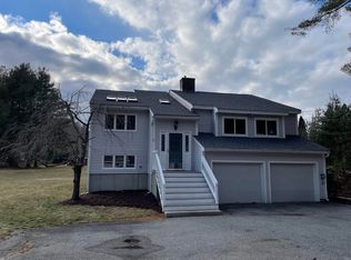 2 Merrymeeting Dr, Merrimack, NH 03054