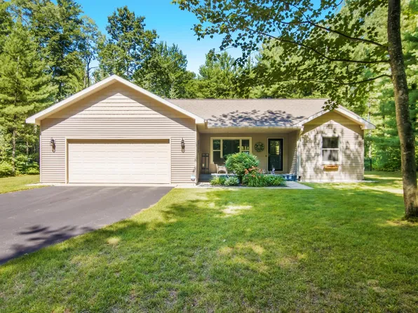 1691 Round Lake Rd, Interlochen, MI 49643