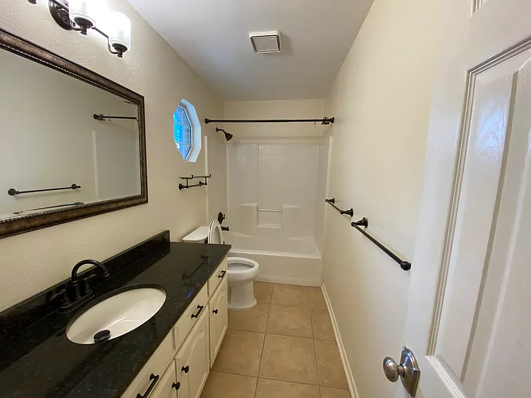 1011 Michelson Ln — Photo 11